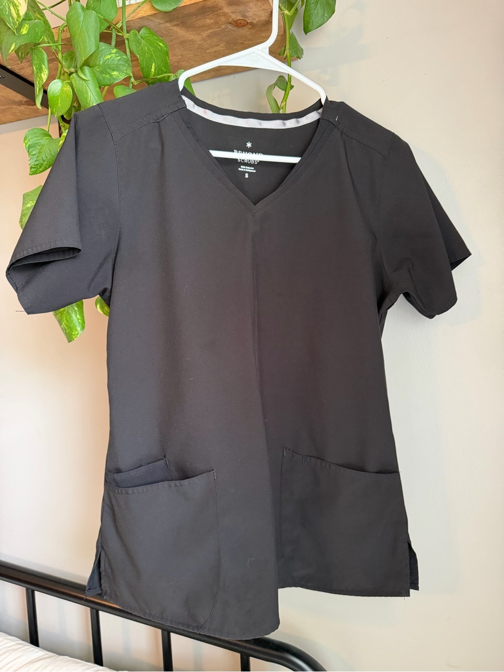 Black Women's V-Neck Scrub Top with Front Pockets